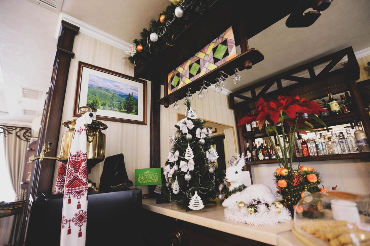 波利亚纳 Solnichnaia Dolyna酒店 外观 照片